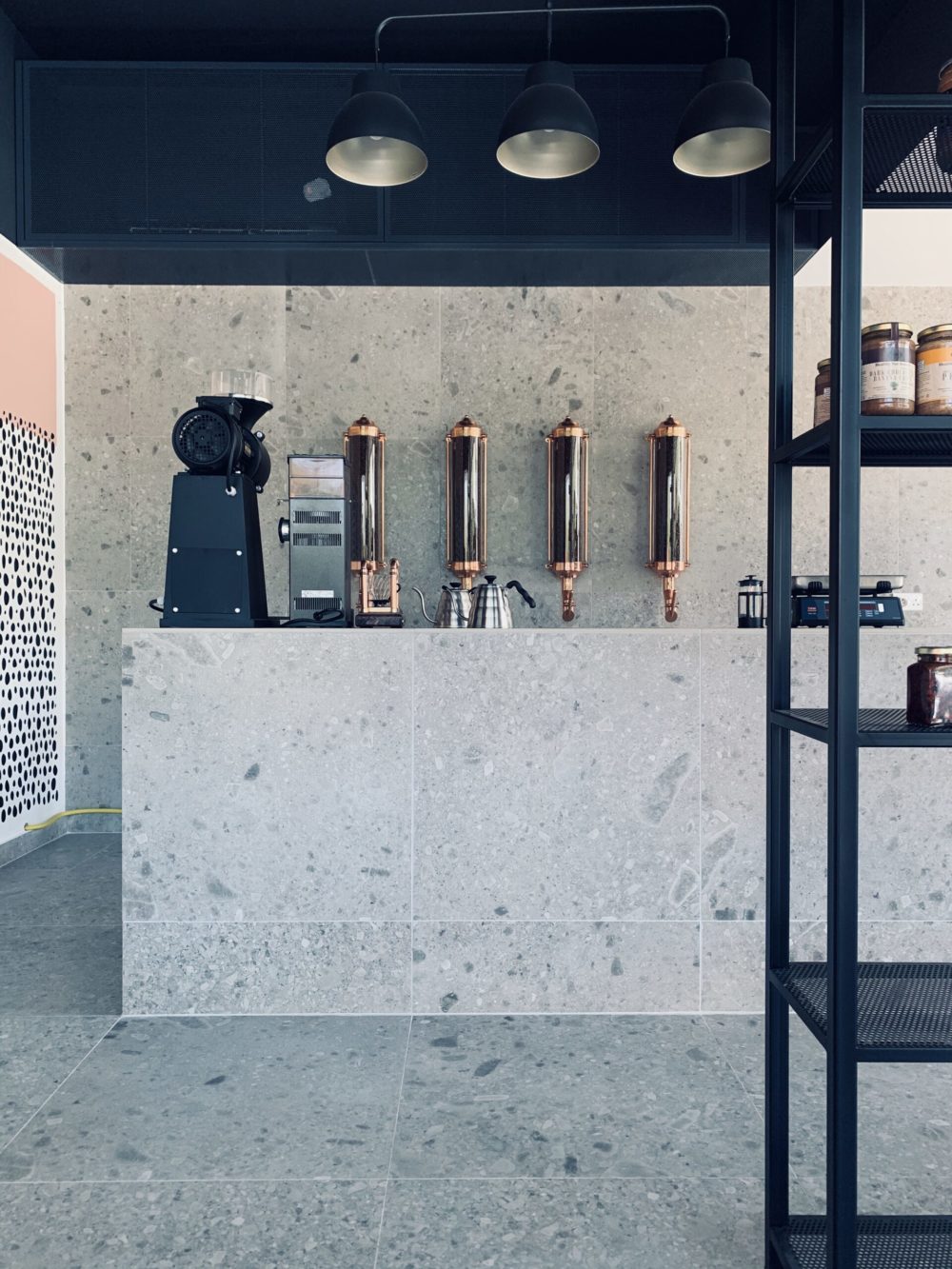 COMMERCIAL_NOMNOMMARKET_1